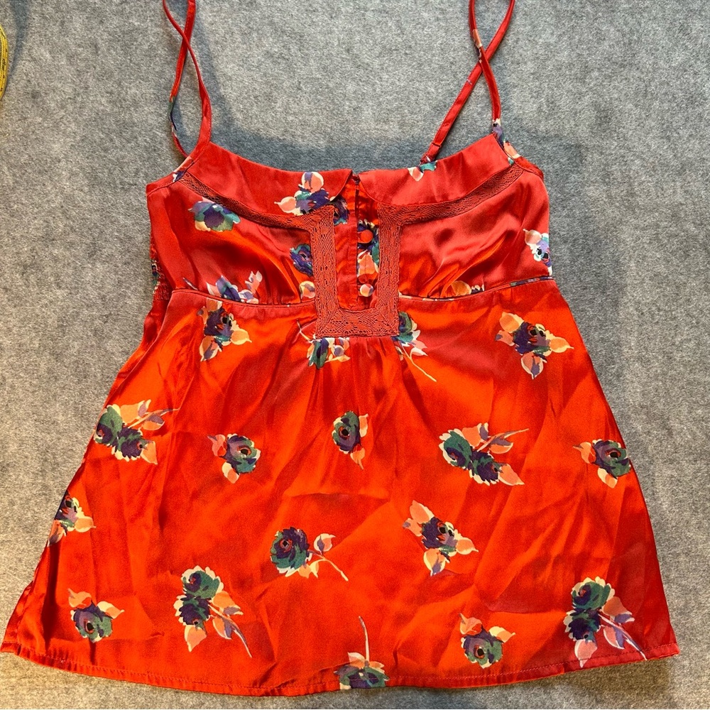 American Eagle floral spaghetti strap blouse, size XS, floral, red